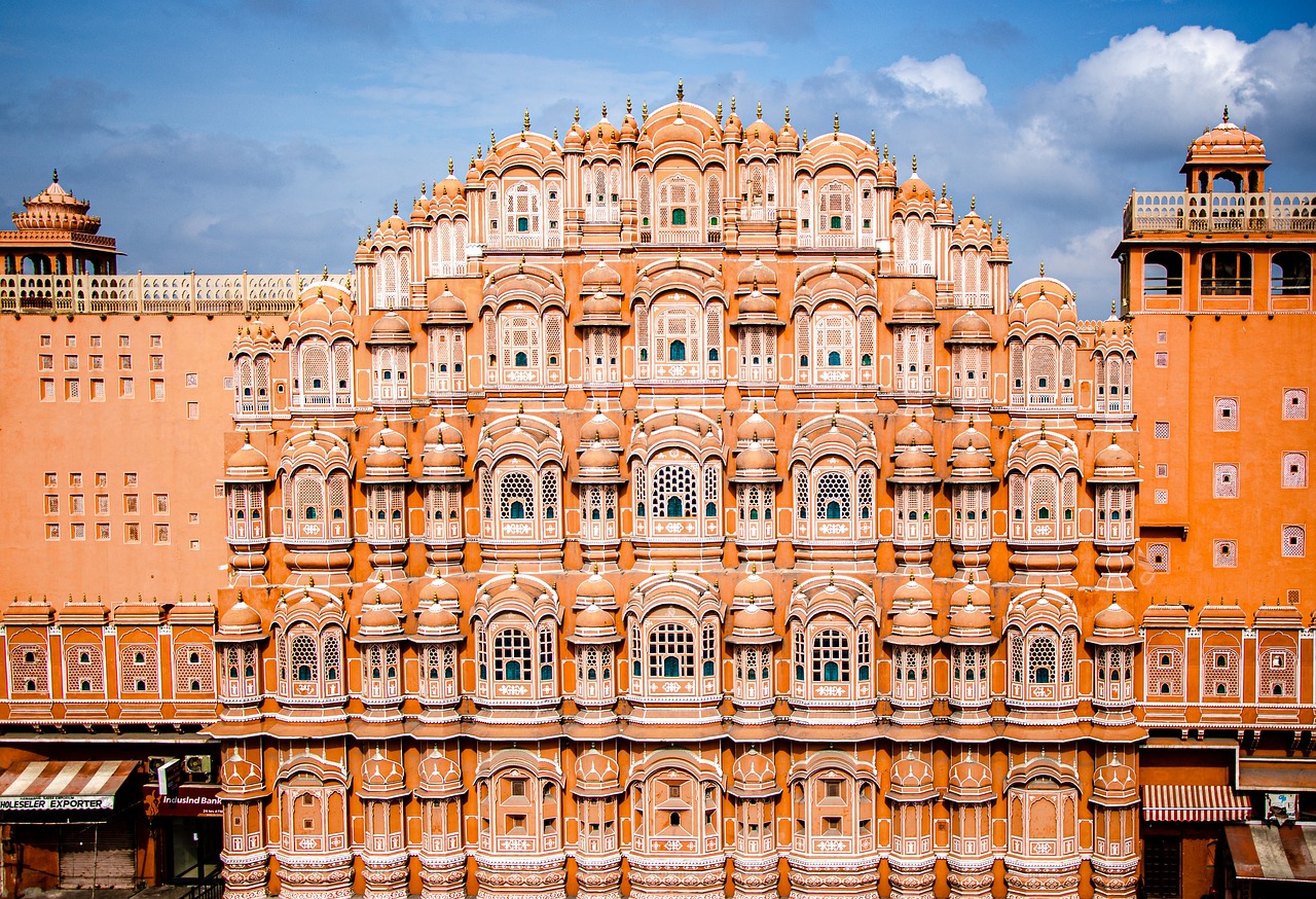 Vibrant colors and cultural wonders of Jaipur, Varanasi, and Udaipur in India